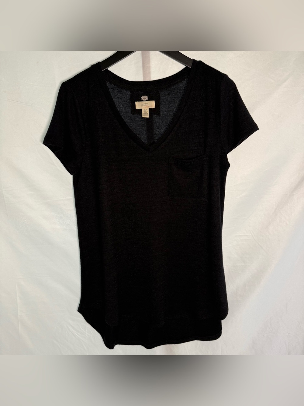 Nwot Cupio Black V-Neck Pocket Tee Size Medium